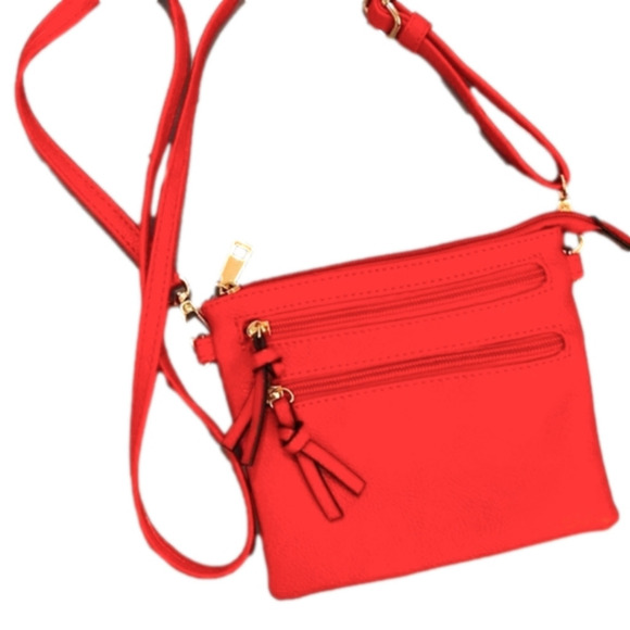 NWOT Womens Small Red Multiple Compartments Crossbody Bag - Picture 1 of 12
